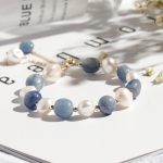 Blue Aventurine crystal bracelet with freshwater pearl, minimalist and personalized hand jewelry for women. - Image 3