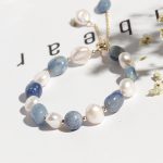 Blue Aventurine crystal bracelet with freshwater pearl, minimalist and personalized hand jewelry for women. - Image 4