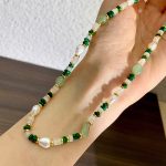 Stainless steel natural stone pearl necklace, light luxury high-end sense, retro court style clavicle chain, elegant neck jewelry for women.