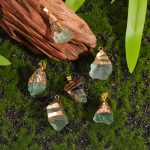 Irregular Natural Stone Pendant, Polished Green Crystal Charms, DIY Jewelry Accessories Wholesale